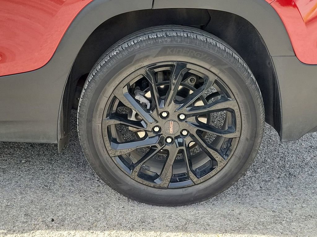 Used 2023 GMC Terrain SLT w/ Elevation Edition image 17