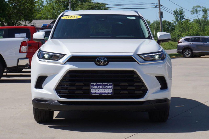 Used 2025 Toyota Grand Highlander FWD image 8
