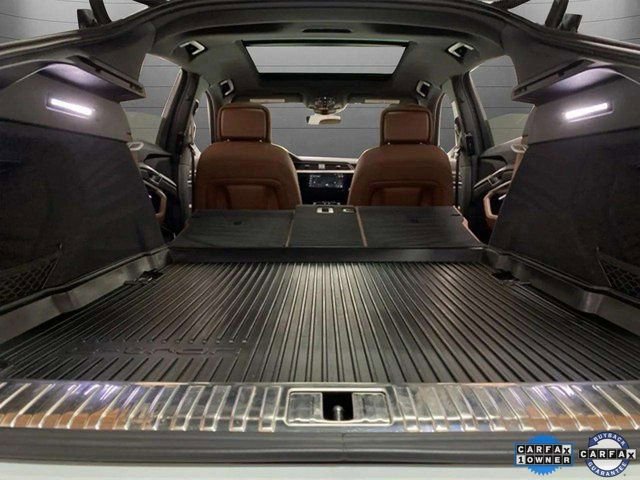 Used 2022 Audi e-tron Premium Plus w/ Premium Plus Package image 90