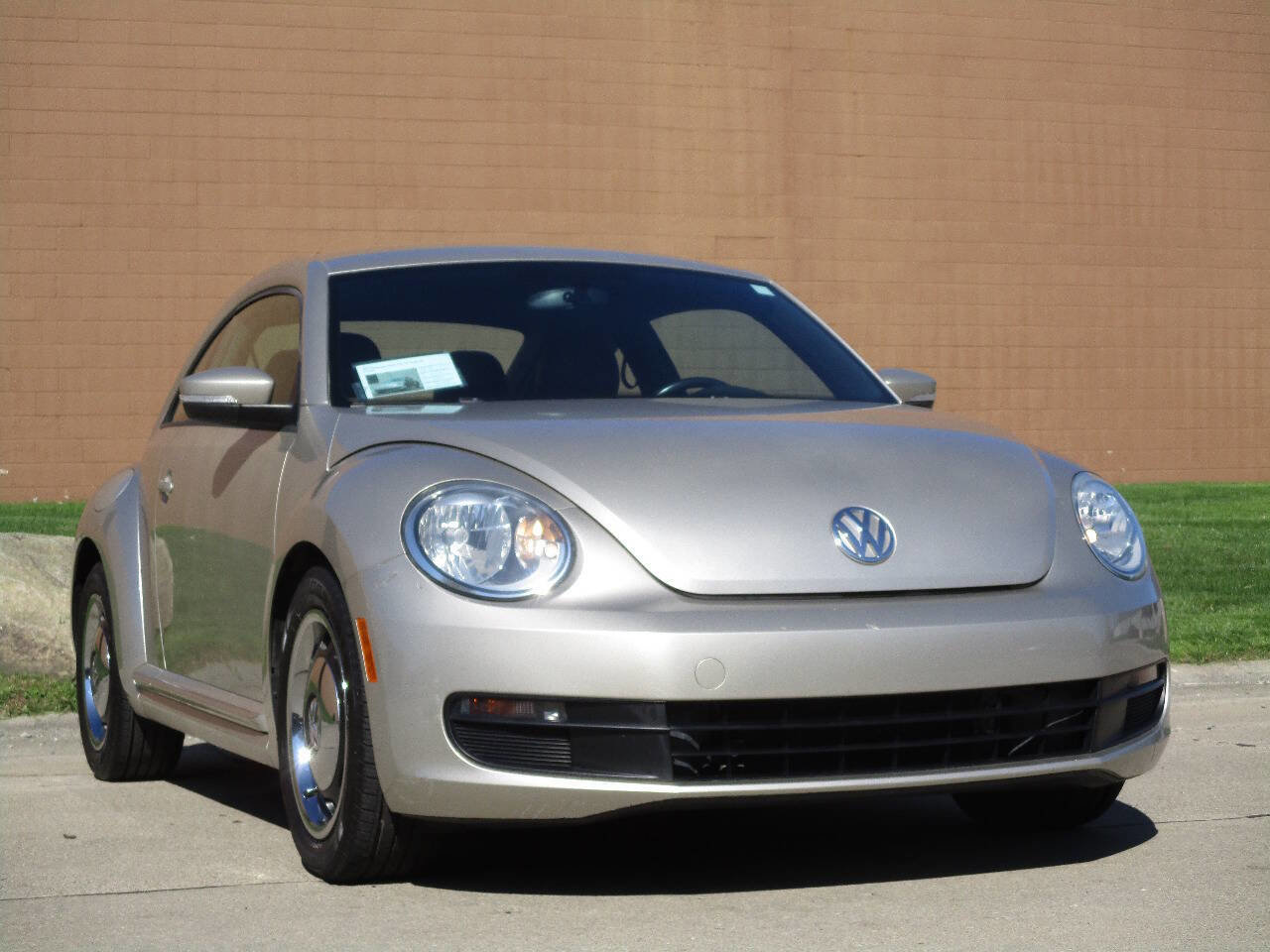 Used 2012 Volkswagen Beetle 2.5 FWD image 89