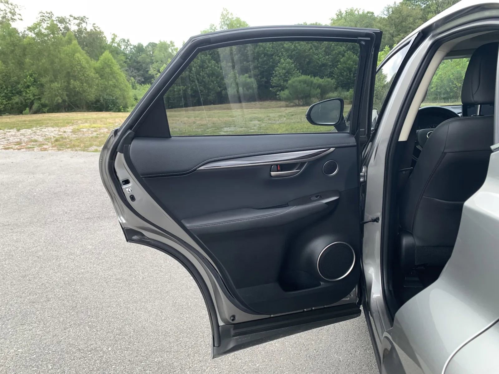 Used 2016 Lexus NX 300h AWD w/ Luxury Package image 19