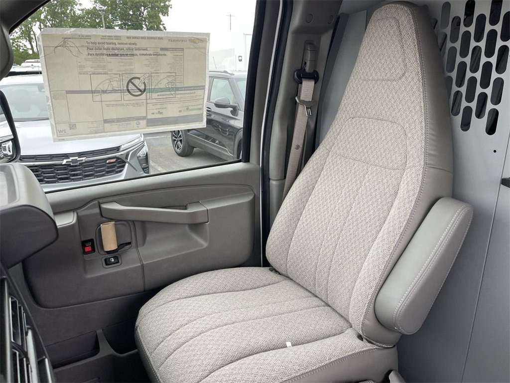 New 2025 Chevrolet Express 2500 w/ Driver Convenience Package image 17