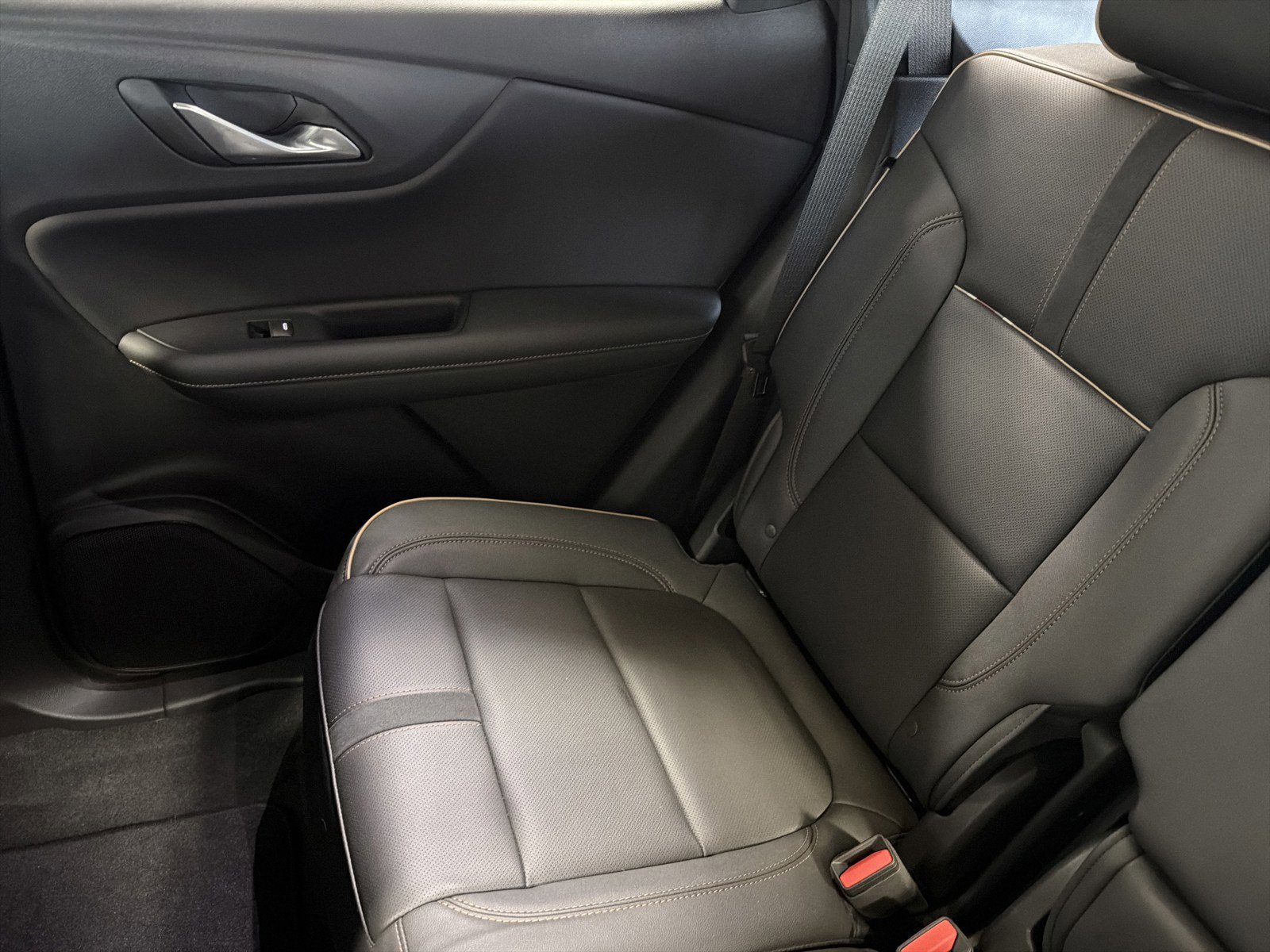 Used 2024 Chevrolet Blazer Premier image 12