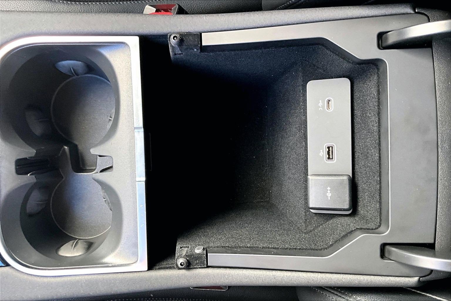 Used 2022 Land Rover Discovery Sport S image 33