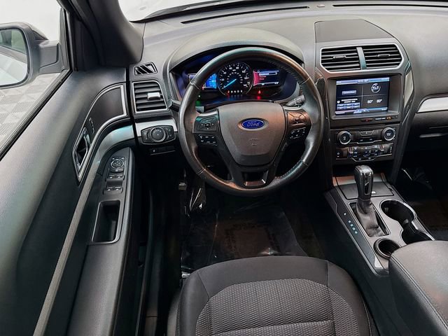 Used 2016 Ford Explorer XLT w/ Equipment Group 201A image 20