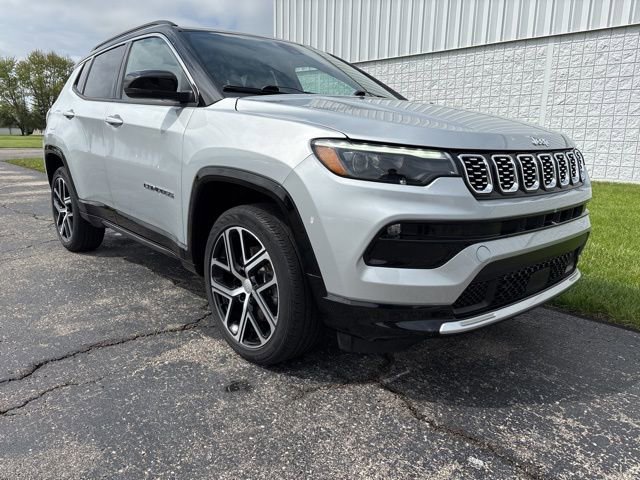 Used 2024 Jeep Compass Limited w/ Elite Group AWD/4WD image 1
