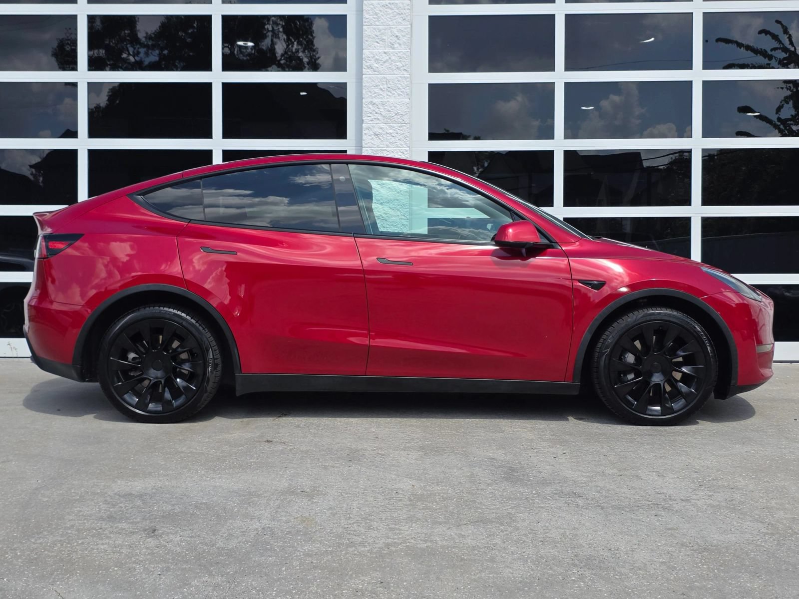 Used 2021 Tesla Model Y Long Range AWD/4WD image 3