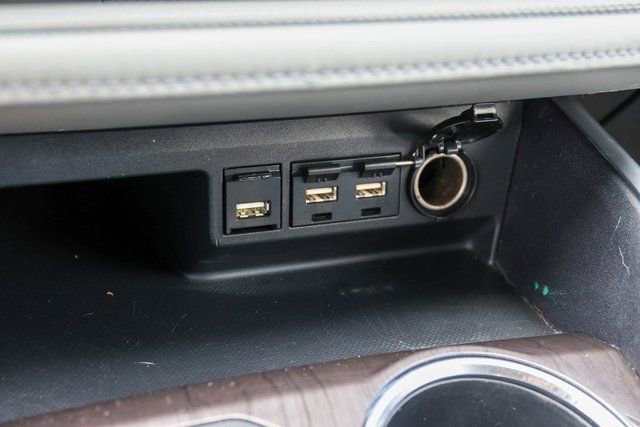 Used 2021 Toyota Highlander Limited image 30