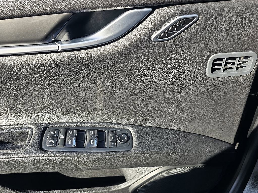 Used 2018 Maserati Ghibli image 23