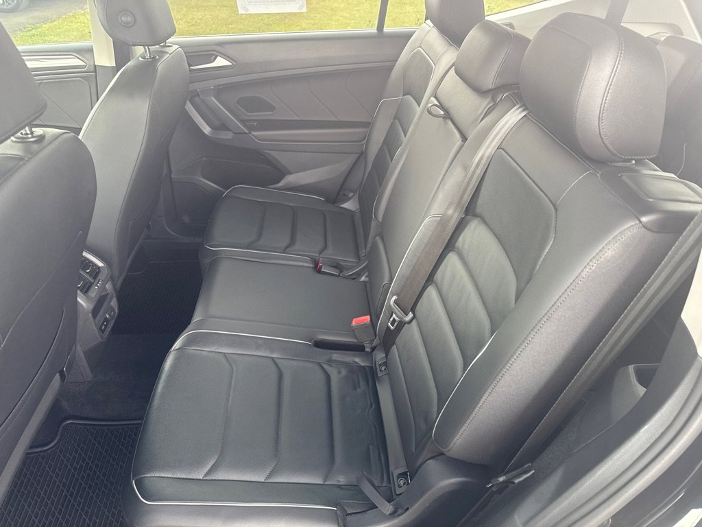 Used 2019 Volkswagen Tiguan SEL Premium image 17