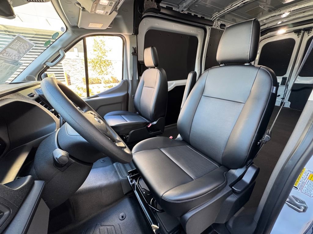 New 2026 Ford Transit 250 148 Medium Roof w/ Load Area Protection Package image 22