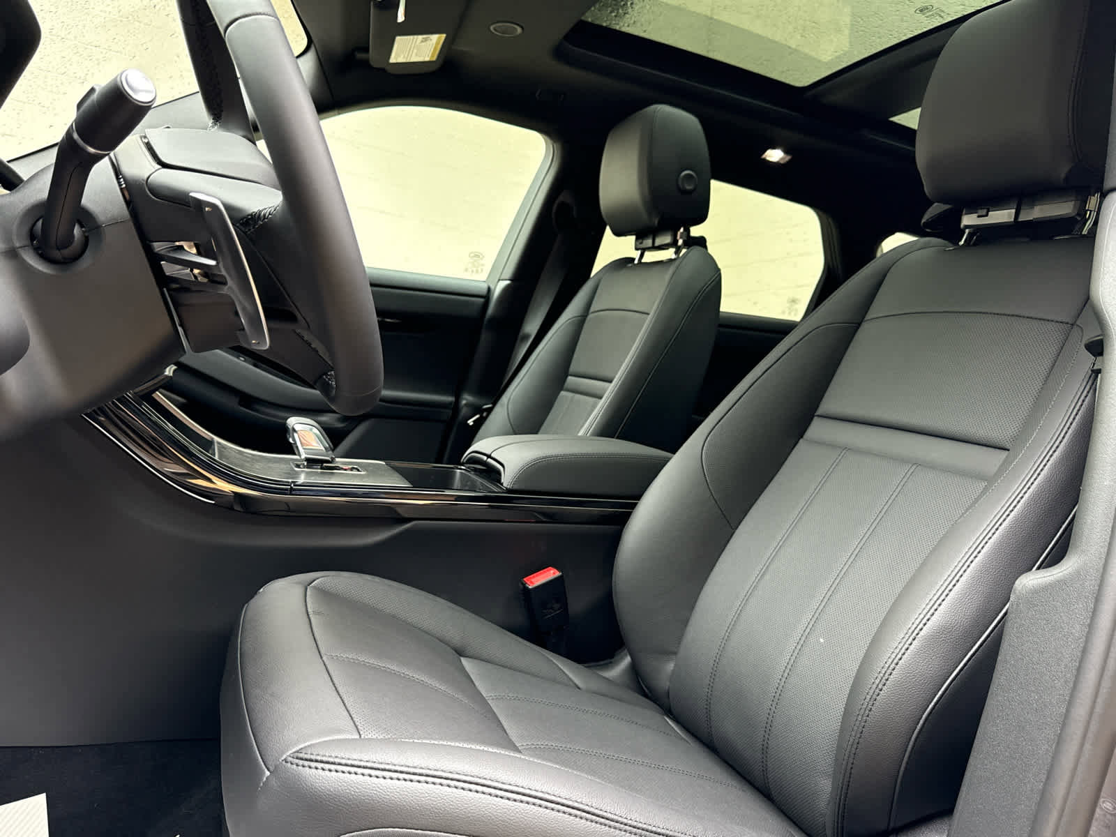 Used 2026 Land Rover Range Rover Evoque S image 13