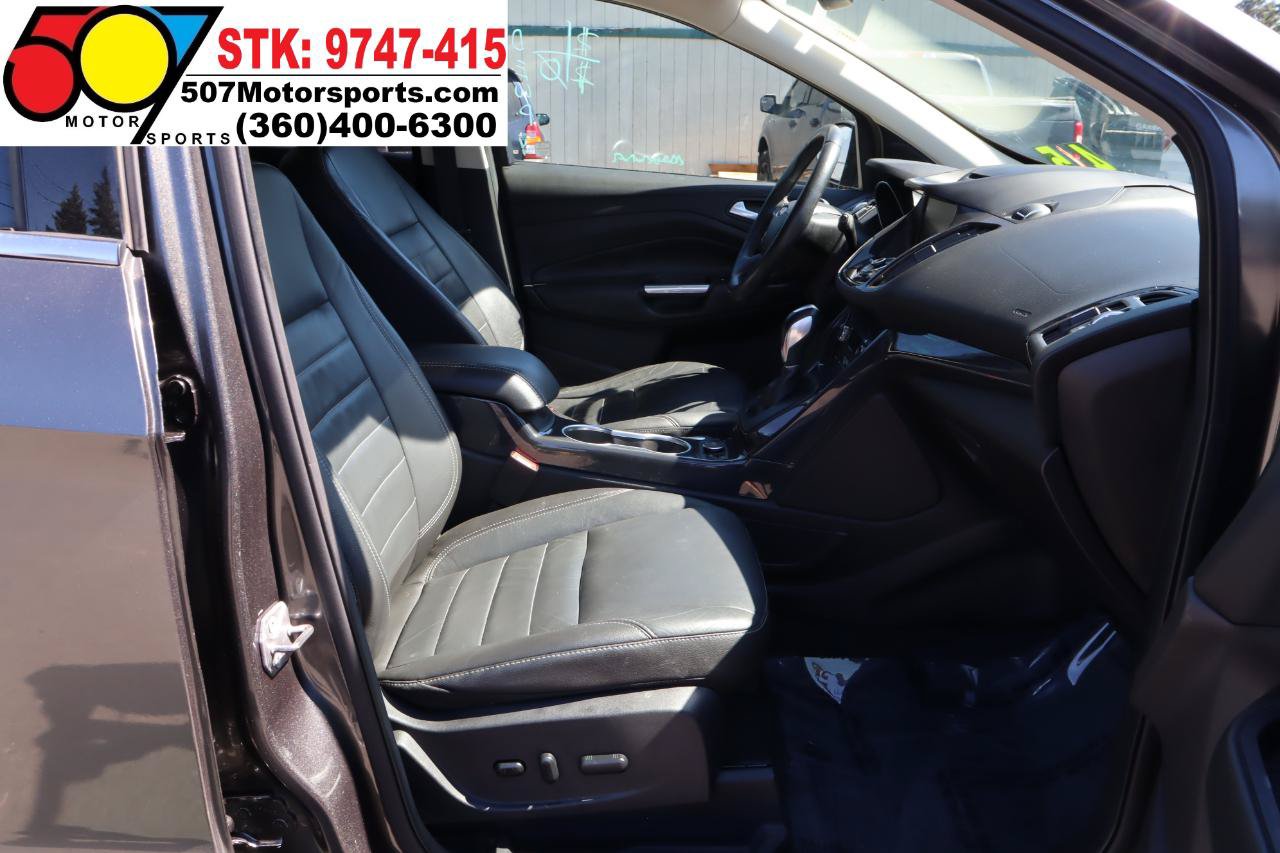 Used 2015 Ford Escape Titanium w/ Equipment Group 301A AWD/4WD image 21