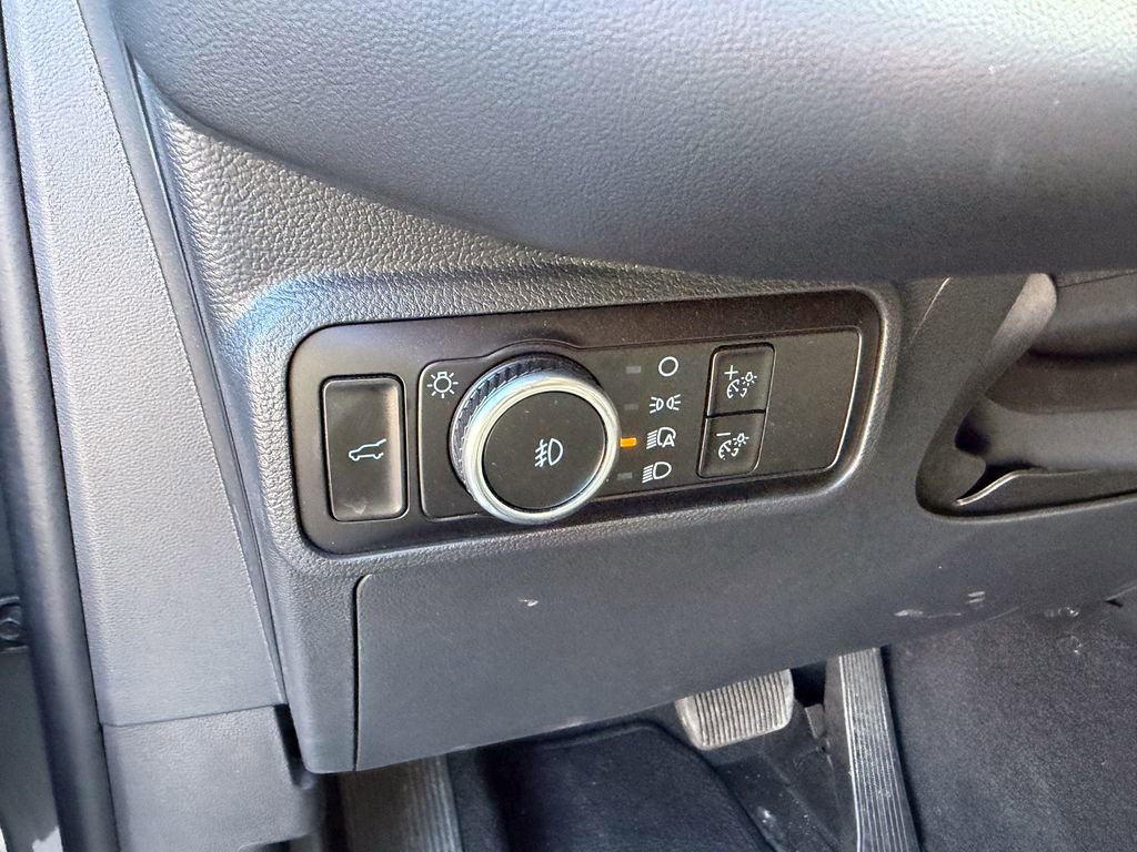 Used 2025 Ford Explorer ST-Line w/ ST-Line Street Pack image 11