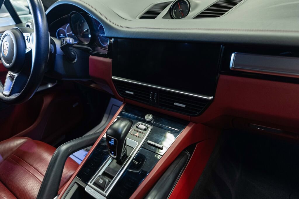 Used 2019 Porsche Cayenne Turbo image 13