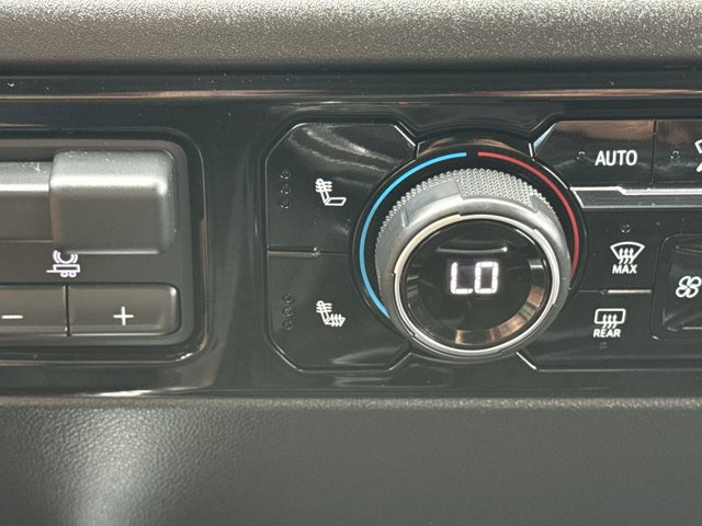 Used 2023 Chevrolet Silverado 1500 RST AWD/4WD image 19