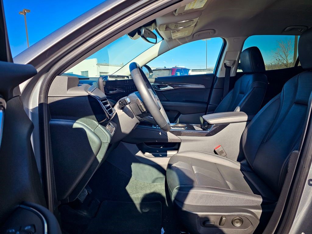 Certified 2025 Buick Envision Preferred image 13