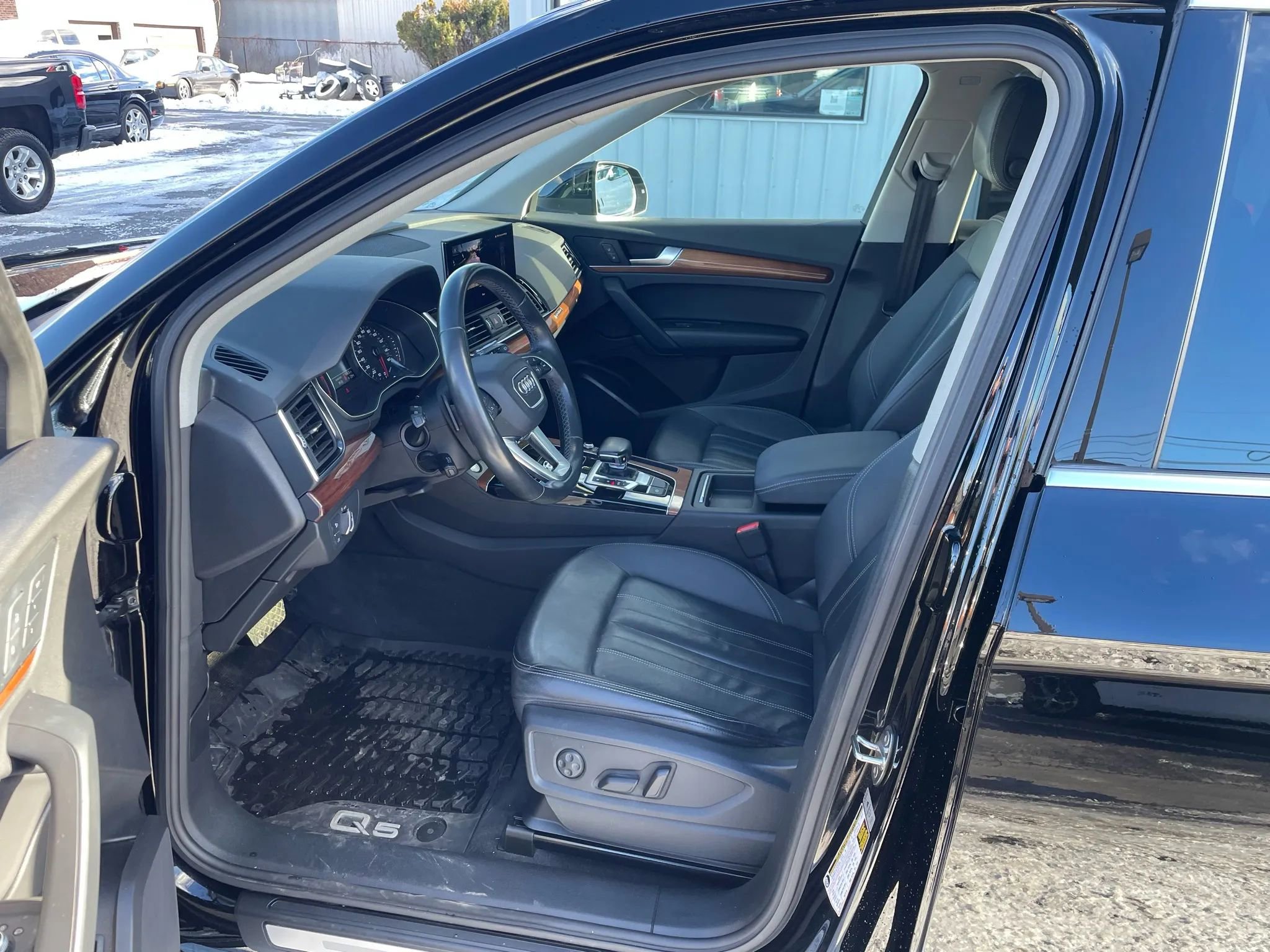 Used 2021 Audi Q5 2.0T Premium w/ Convenience Package image 19