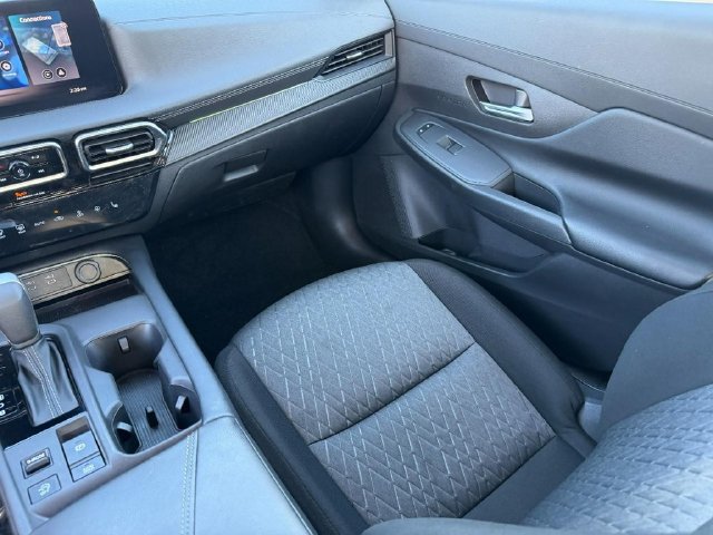 Used 2026 Nissan Sentra SV w/ SV Convenience Package FWD image 18