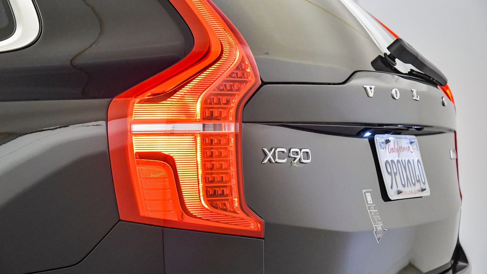 Certified 2025 Volvo XC90 B6 Plus image 12