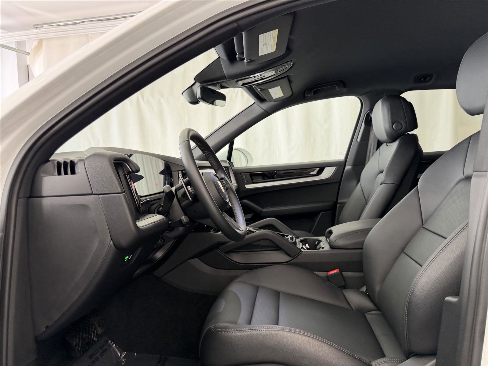 Certified 2024 Porsche Cayenne image 5