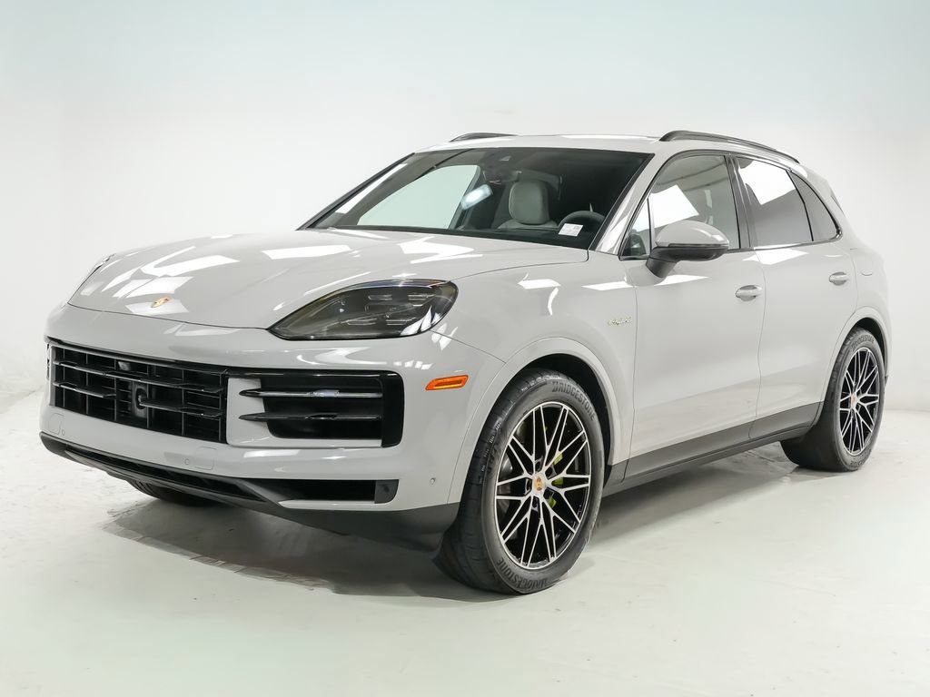 Used 2024 Porsche Cayenne AWD/4WD image 1