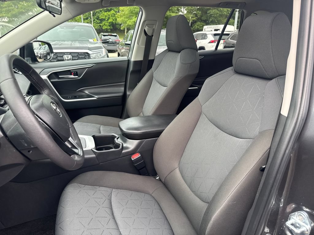 Used 2025 Toyota RAV4 XLE w/ Convenience Package AWD/4WD image 16