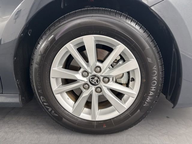 Used 2025 Toyota Camry LE image 10