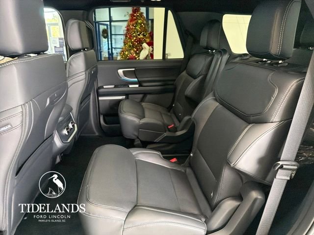 New 2025 Ford Expedition Platinum w/ Stealth Appearance Package image 27