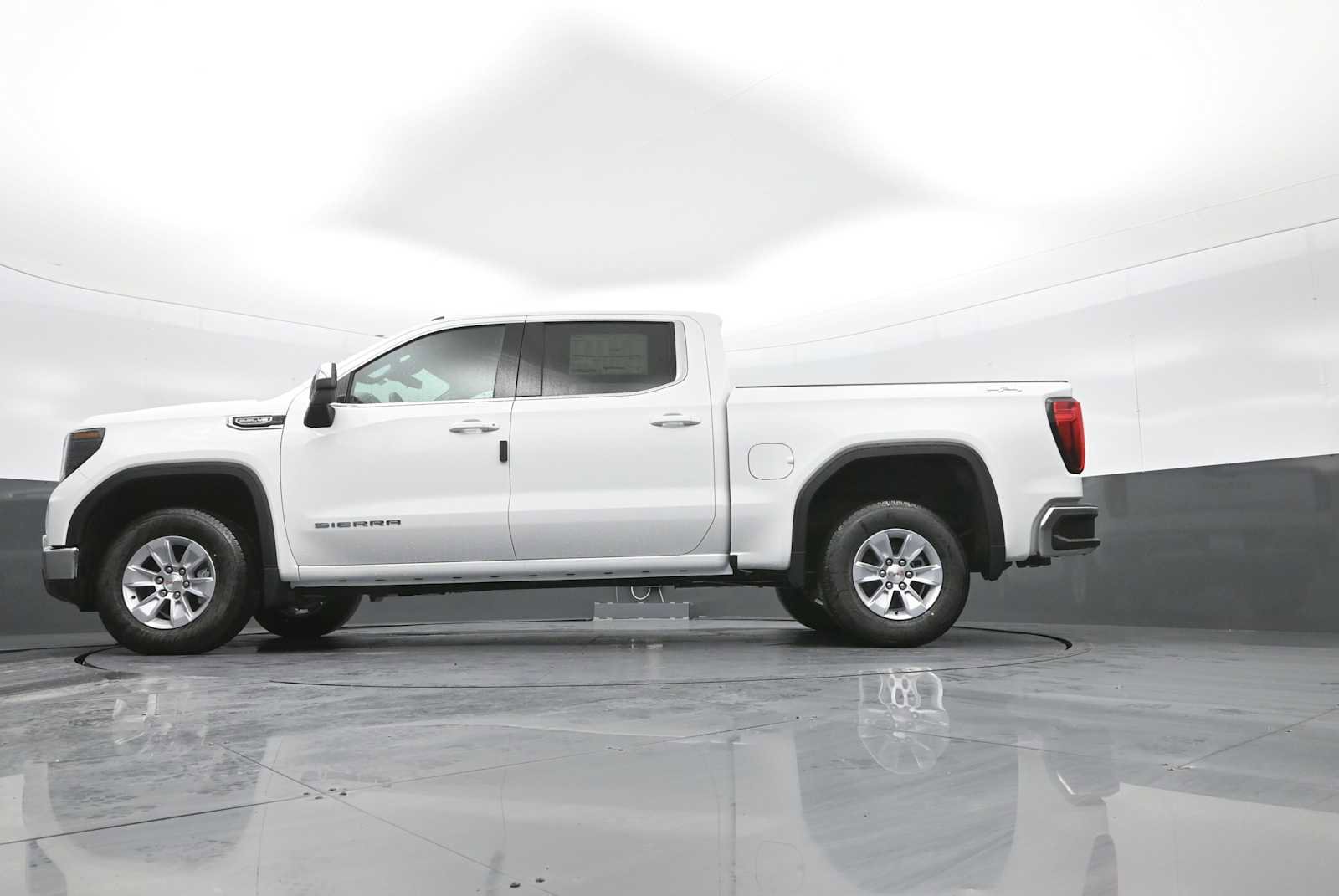 New 2026 GMC Sierra 1500 SLE w/ Preferred Package AWD/4WD image 21