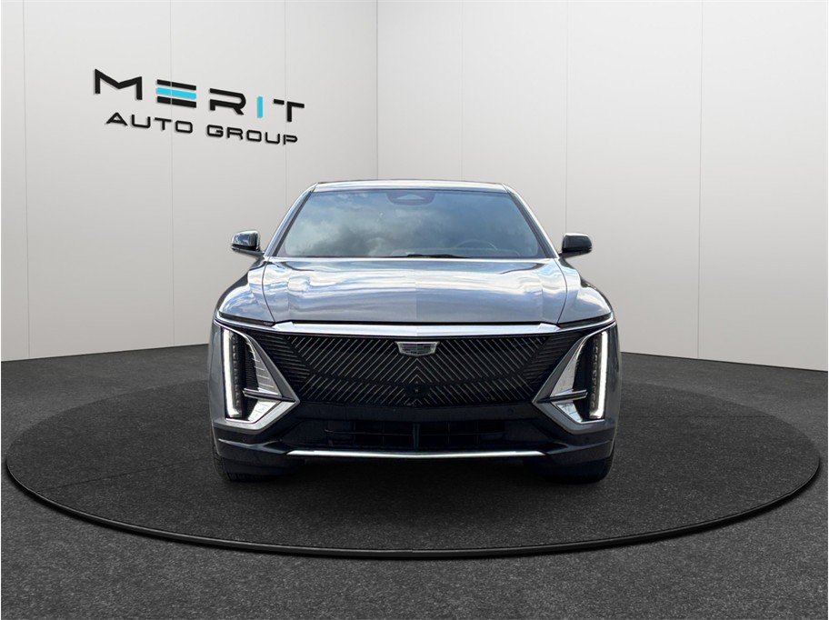 Used 2023 Cadillac Lyriq 2WD Luxury image 3