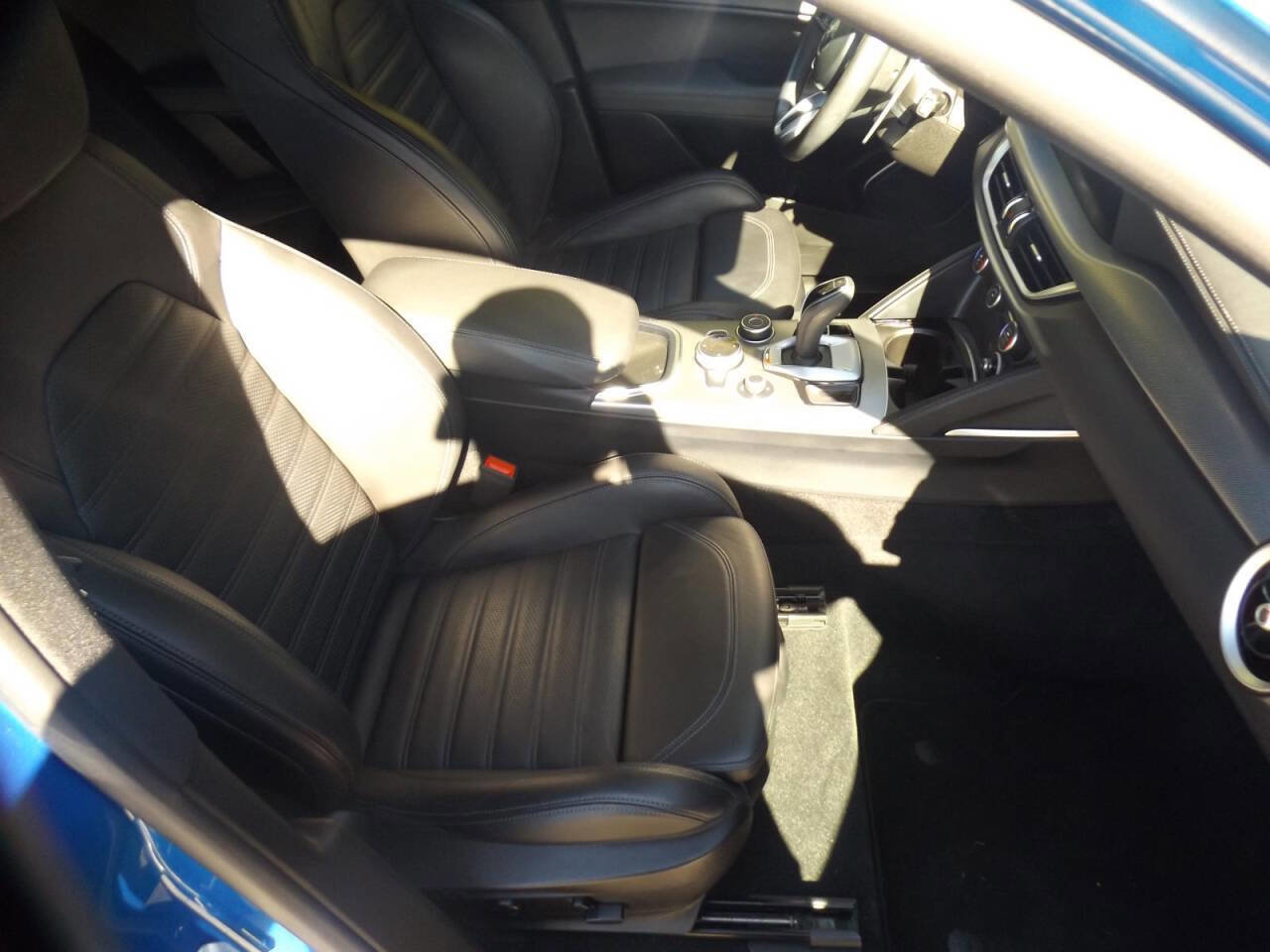 Used 2022 Alfa Romeo Stelvio Veloce image 20