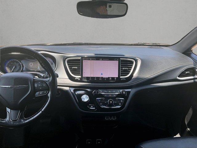 Used 2021 Chrysler Pacifica Touring-L w/ Premium & Safety Sphere Group FWD image 8