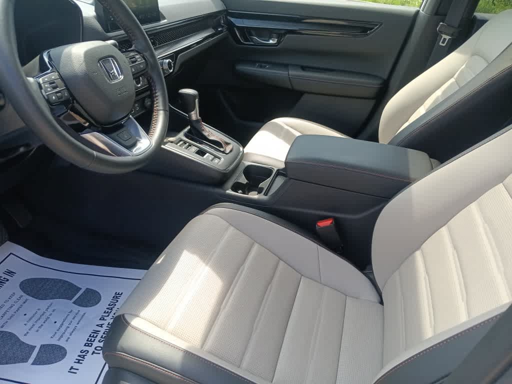 Used 2025 Honda CR-V Sport Touring image 17