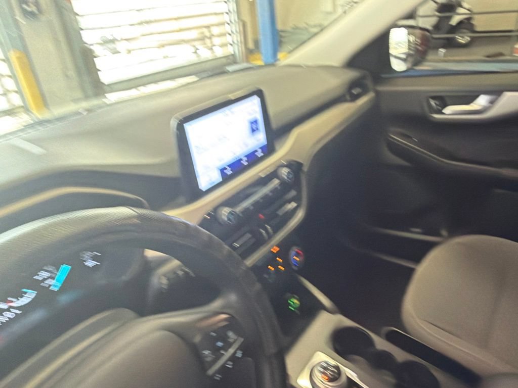 Used 2021 Ford Escape SE FWD image 4