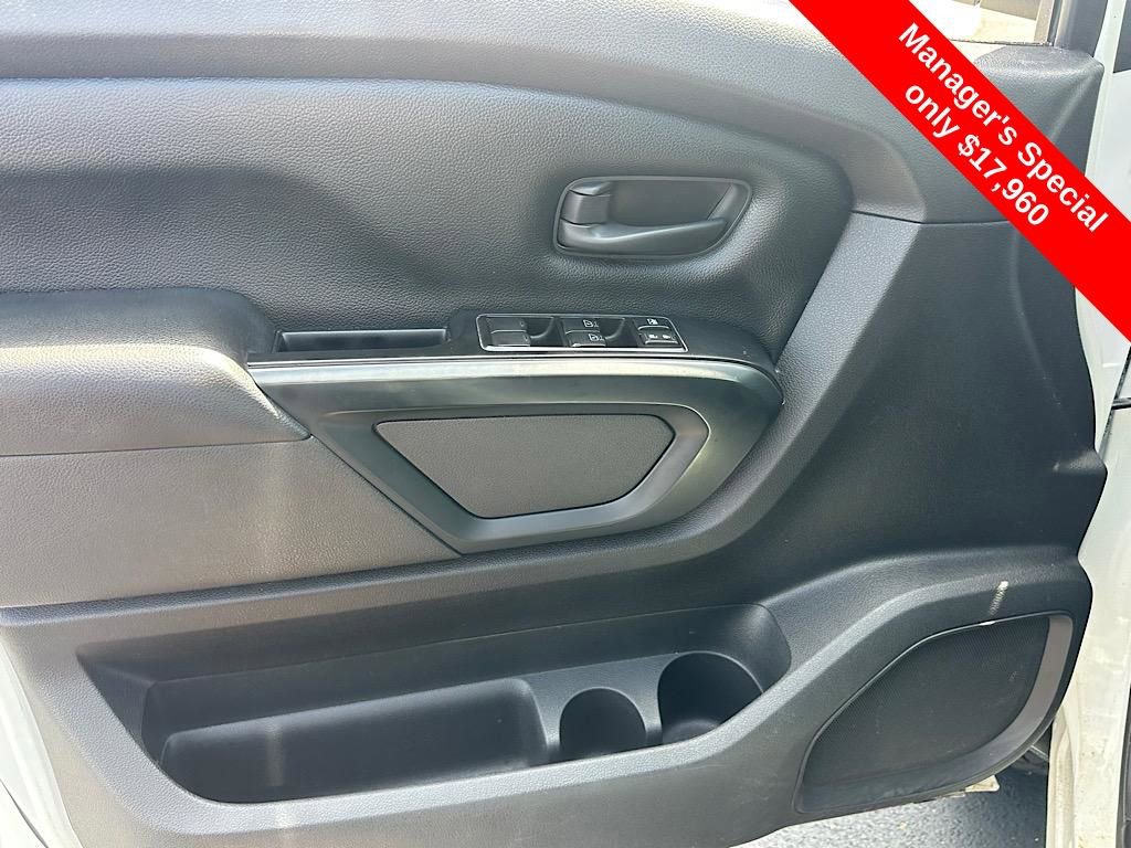 Used 2017 Nissan Titan S image 12