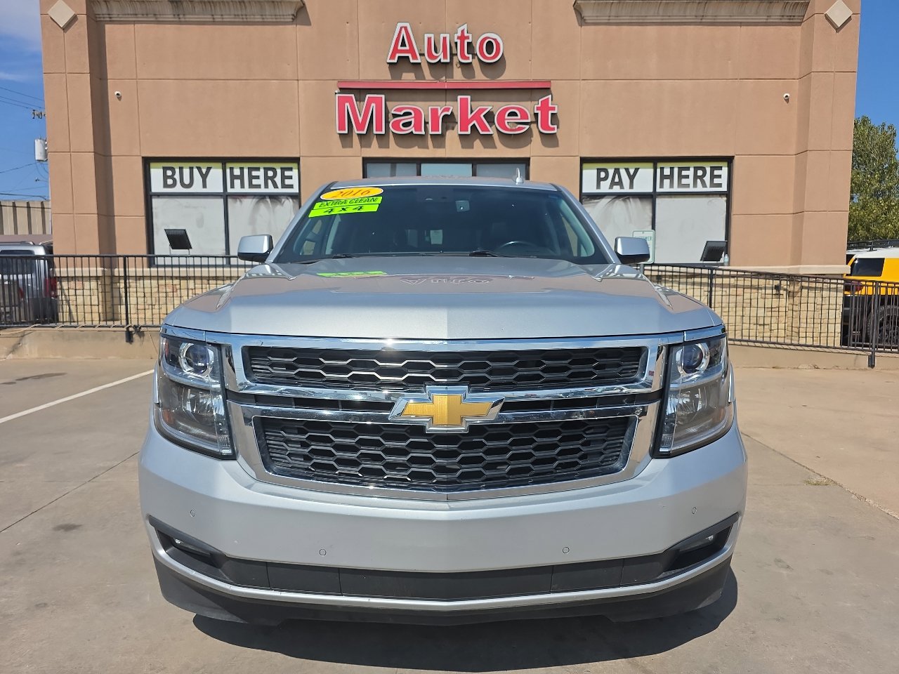 Used 2016 Chevrolet Tahoe LT w/ Luxury Package image 2