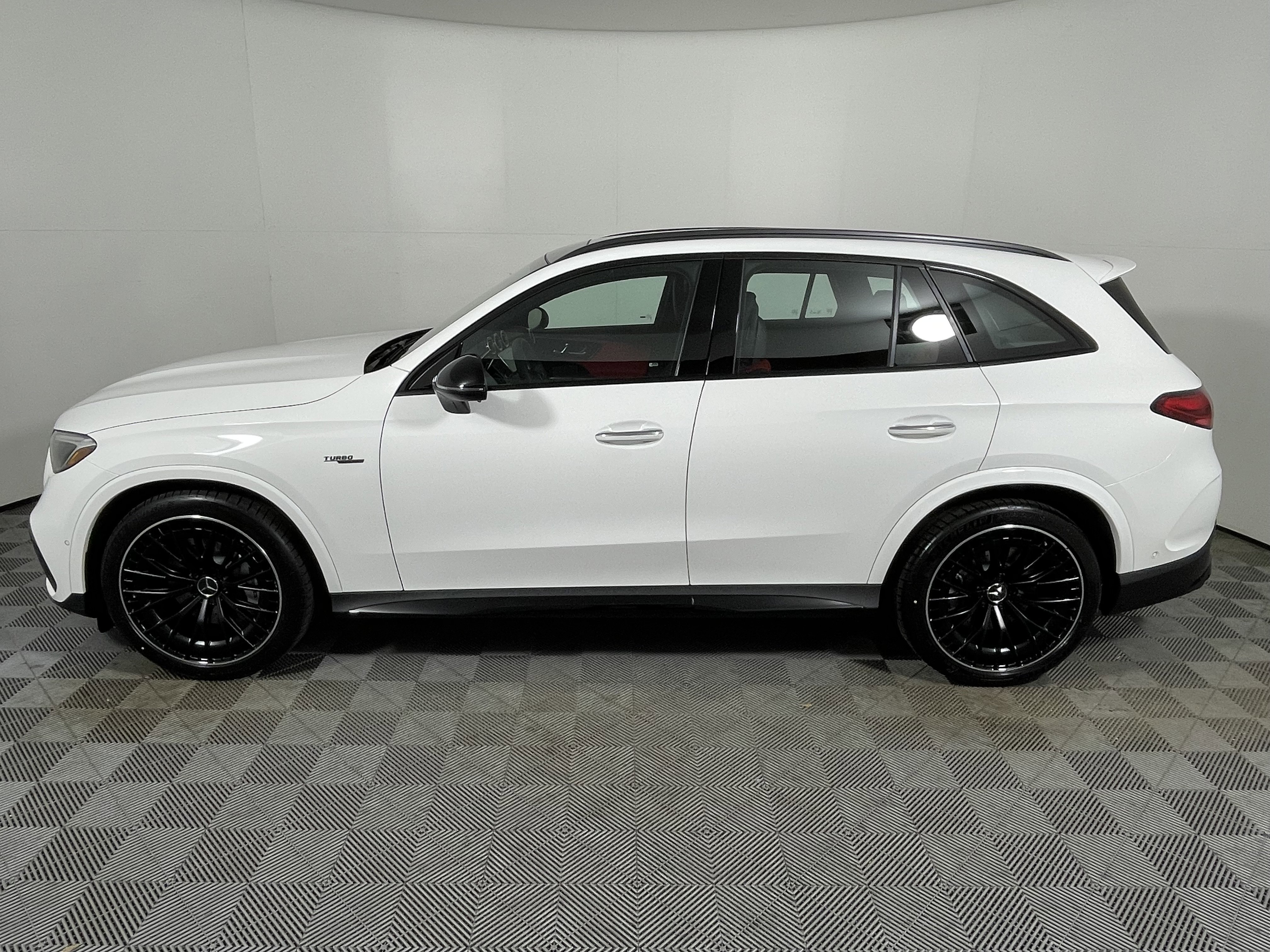 New 2026 Mercedes-Benz GLC 43 AMG 4MATIC image 2