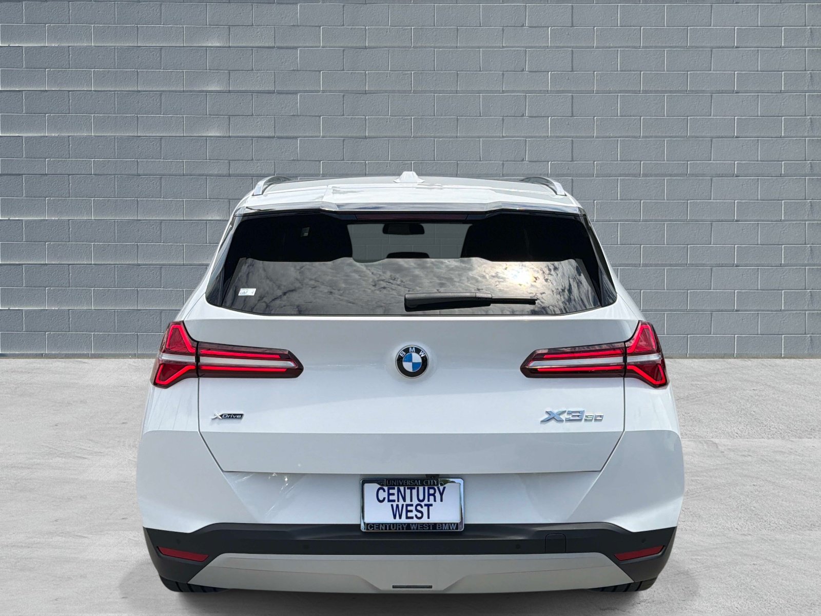 Used 2025 BMW X3 xDrive30i w/ Convenience Package AWD/4WD image 4