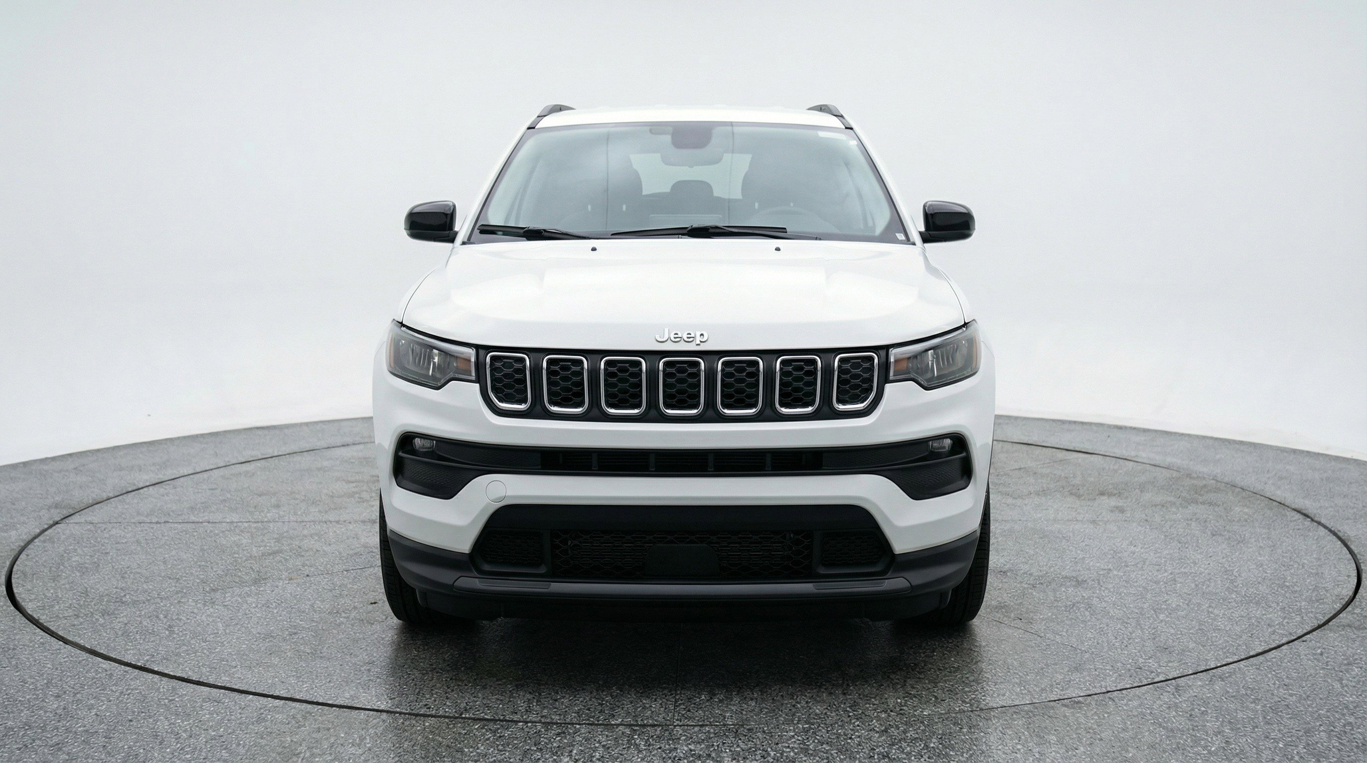 Used 2025 Jeep Compass Latitude image 2