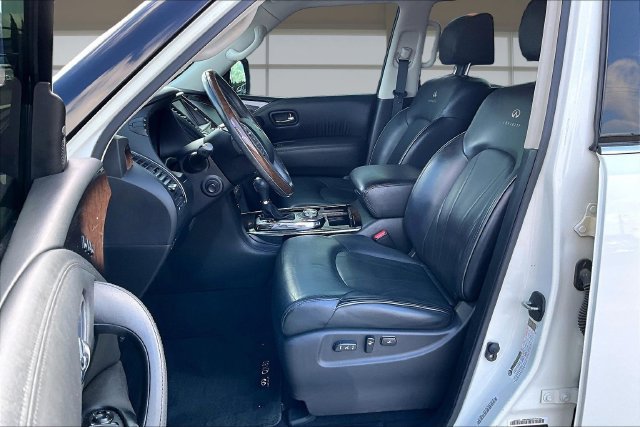 Used 2014 INFINITI QX80 4WD w/ Deluxe Touring Package image 24
