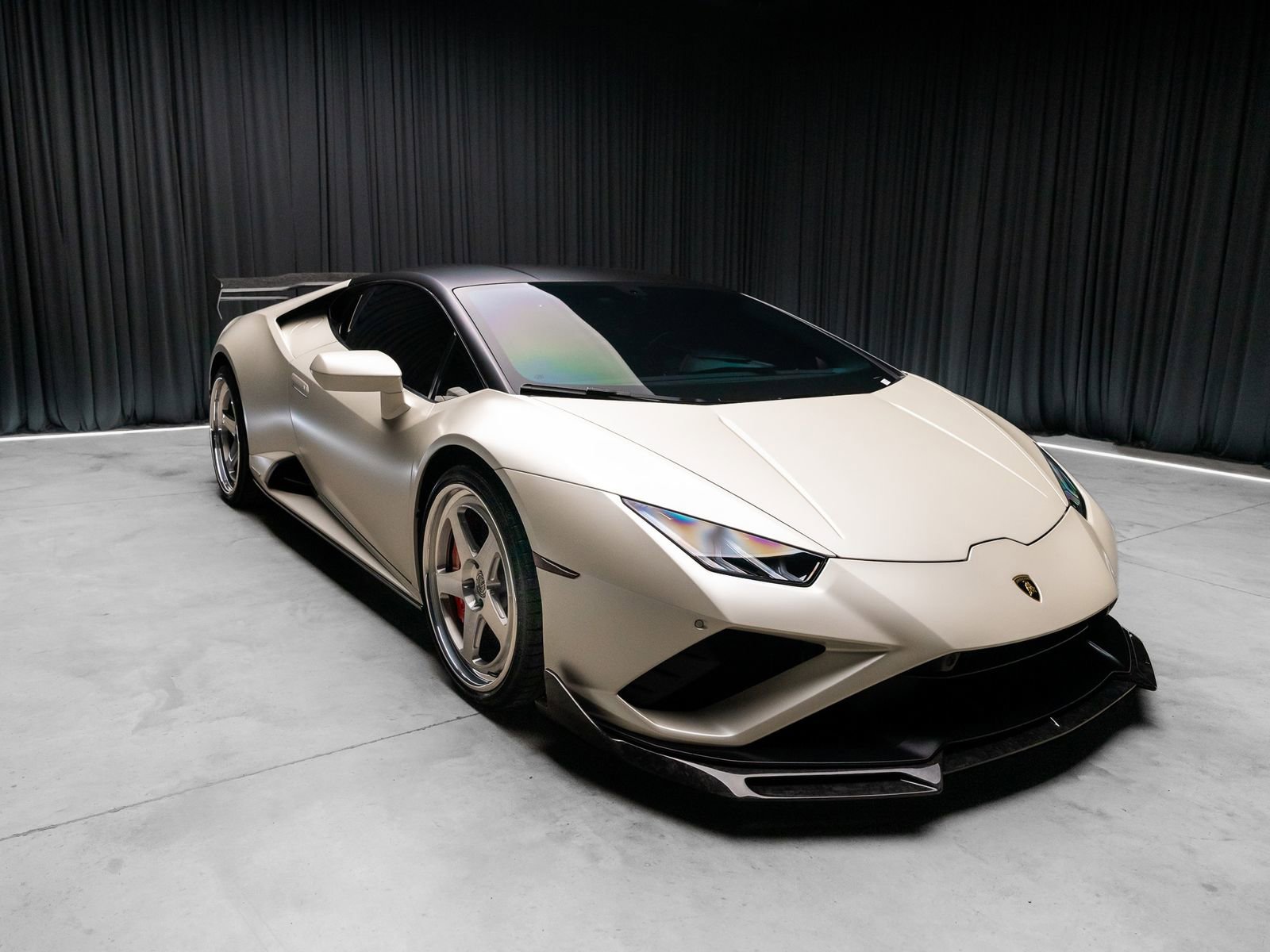 Used 2021 Lamborghini Huracan EVO image 8