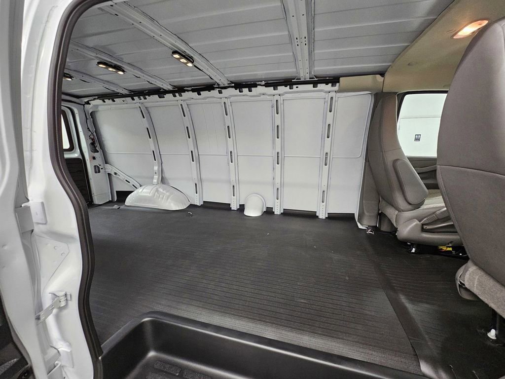 New 2026 Chevrolet Express 2500 Extended RWD image 22