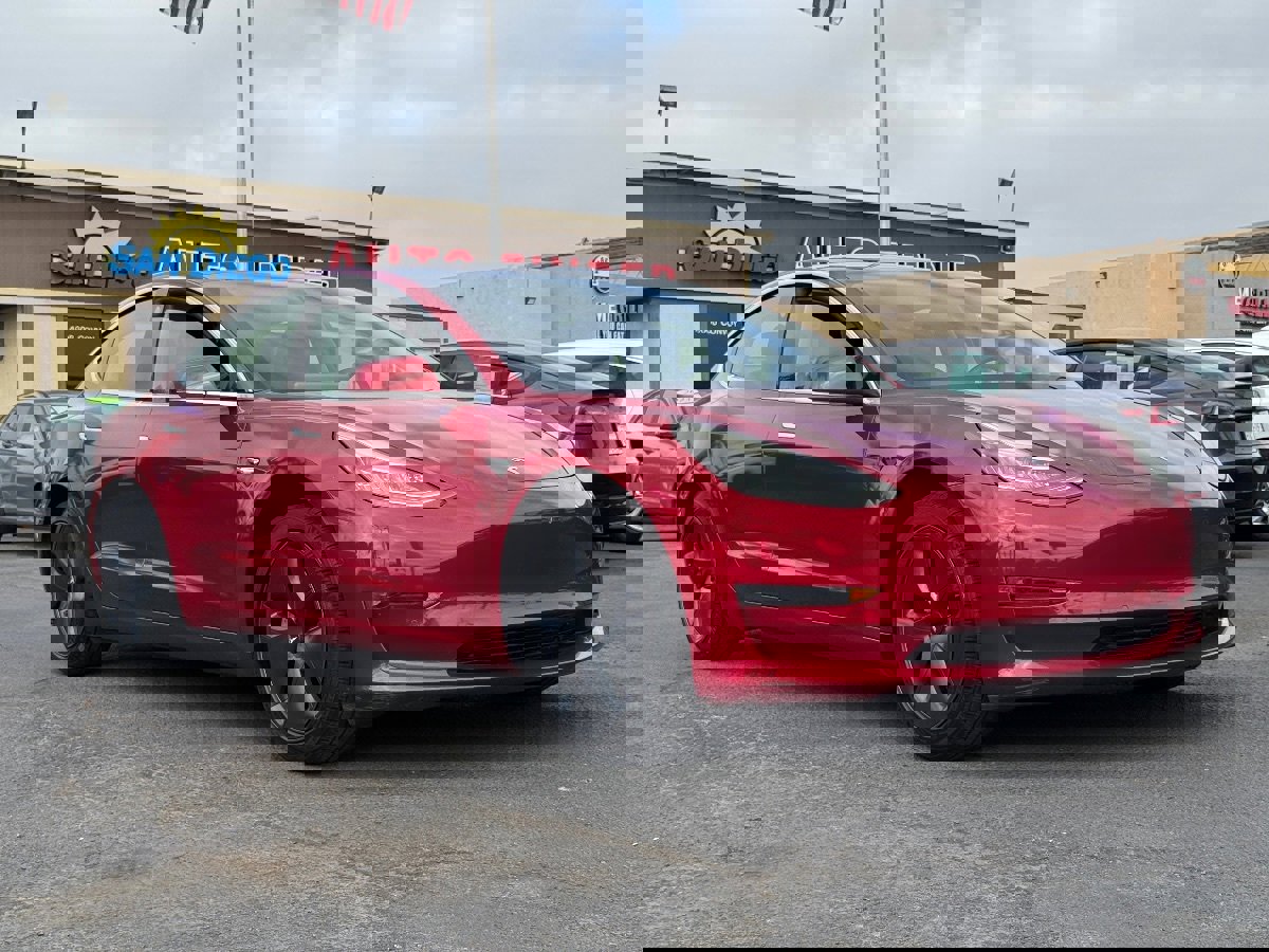 Used 2019 Tesla Model 3 Standard Range Plus image 4