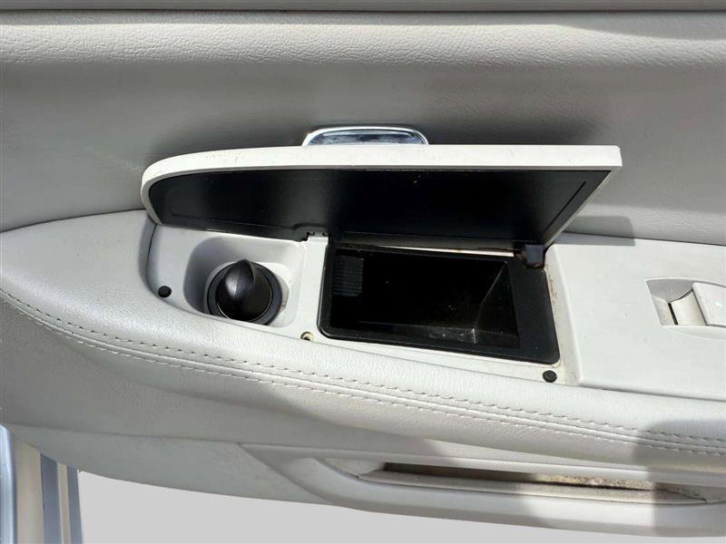 Used 2011 Cadillac DTS Luxury image 18