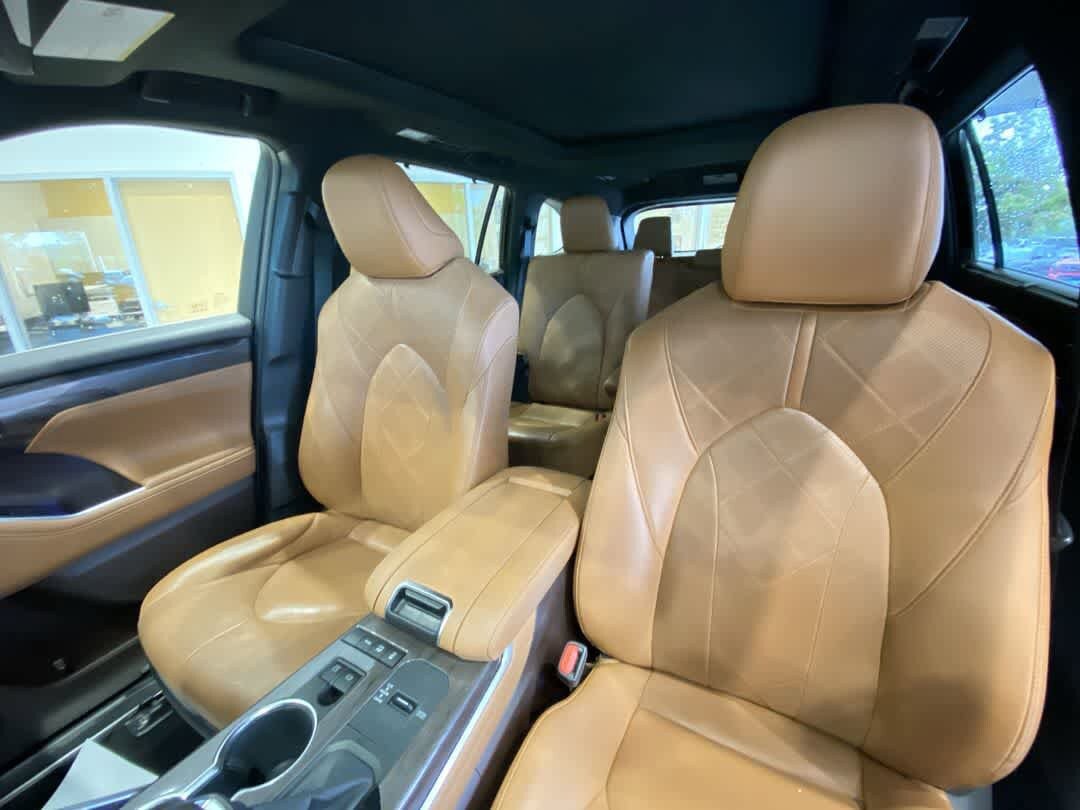 Used 2020 Toyota Highlander Platinum AWD/4WD image 14