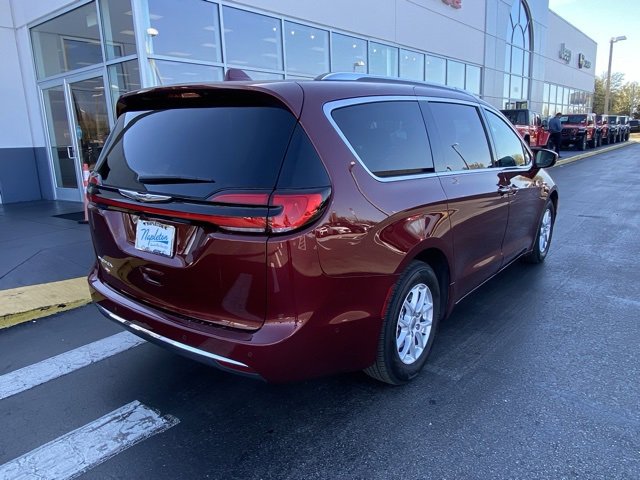 Used 2021 Chrysler Pacifica Touring-L w/ Premium & Safety Sphere Group image 8