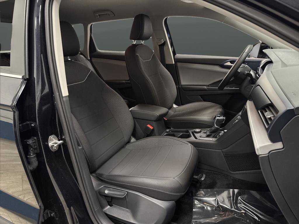 Used 2024 Volkswagen Taos SE image 27