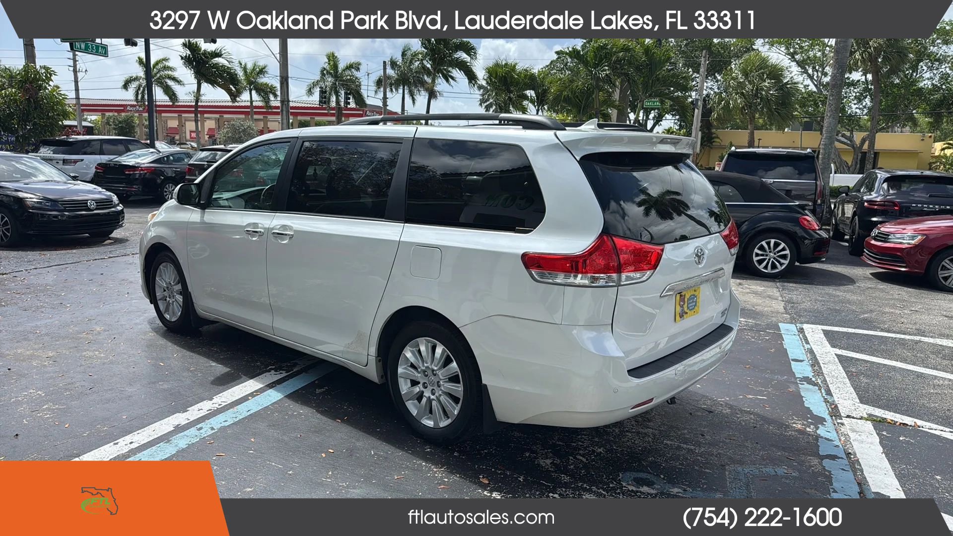 Used 2014 Toyota Sienna Limited w/ Limited Premium Package image 8