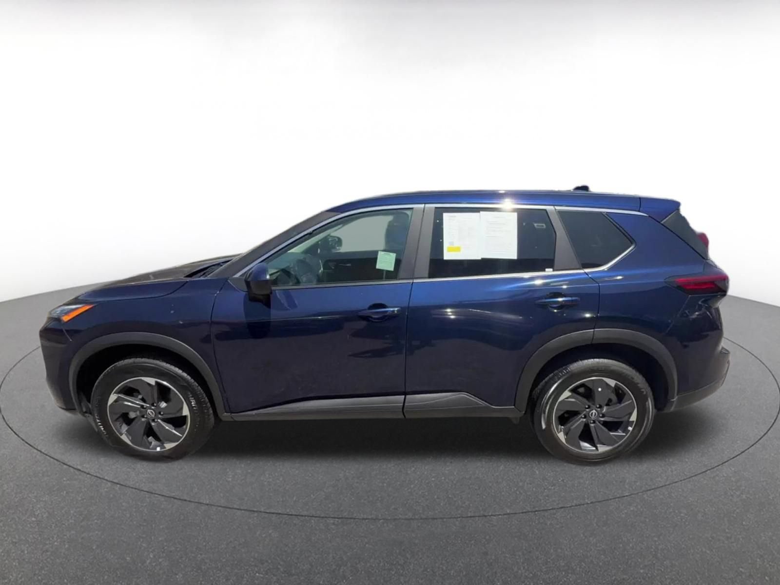 Used 2025 Nissan Rogue SV FWD image 9